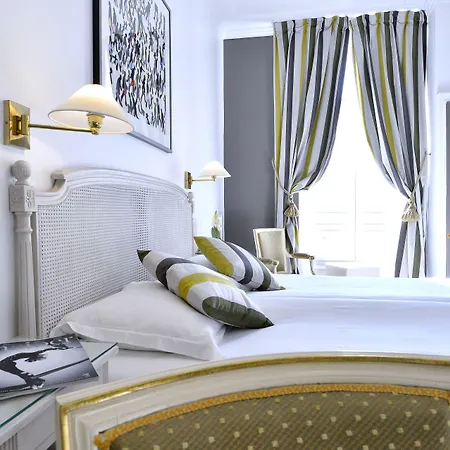 Otel Apollinaire Nice