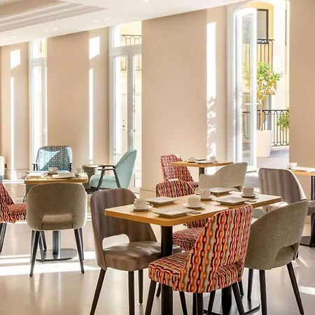 Hotel Ellington Centre 4*