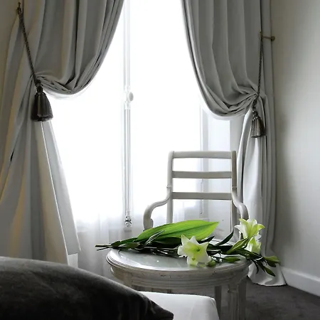 Hotel Apollinaire