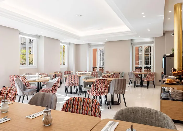 Hotel Apollinaire Niza